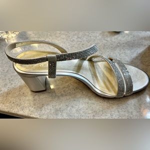 New in box Naturalizer evening rhinestone comfort sandals